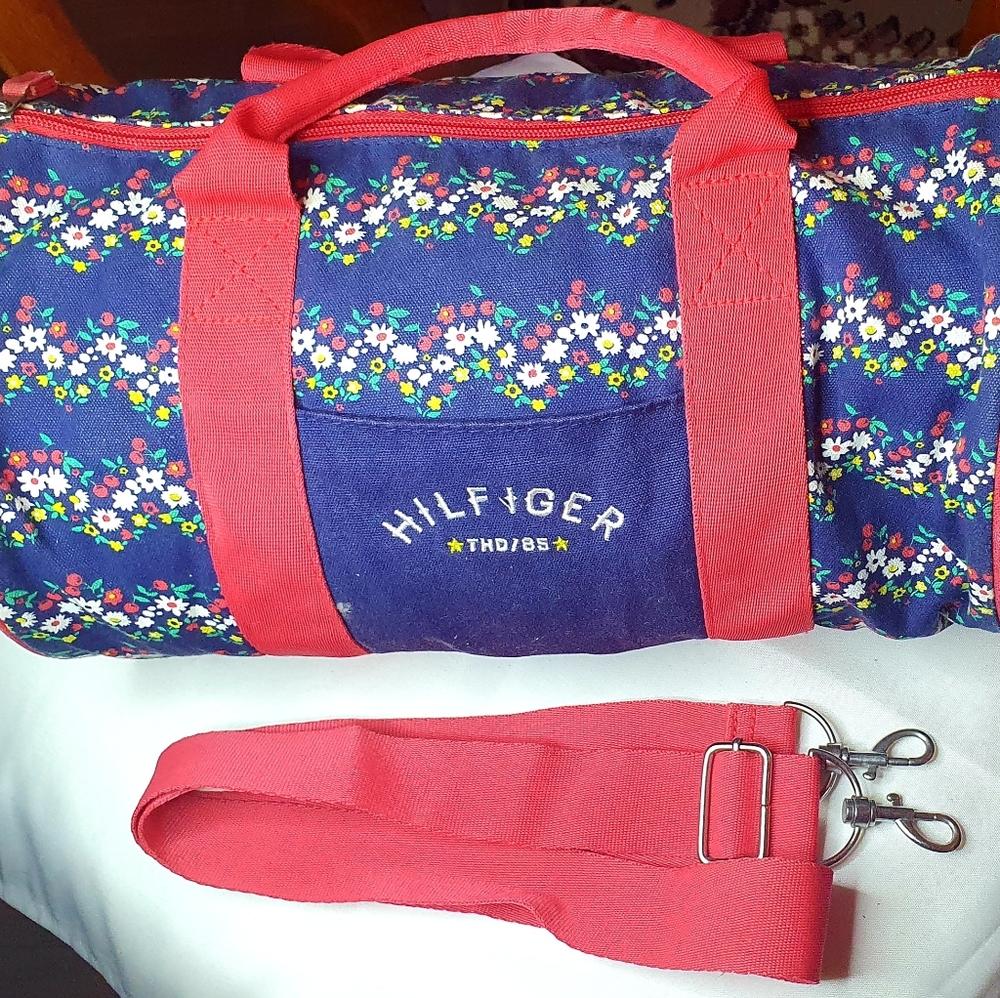 Tommy Hilfiger Women Duffle Bag